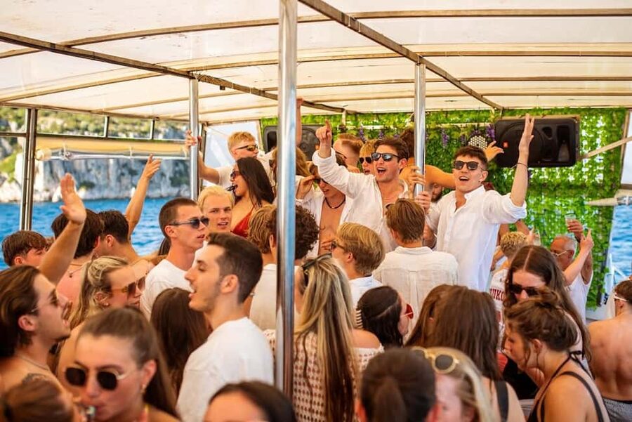 Split: Captain’s Boat Party – Blue Lagoon, DJ & Free Shots - Meeting at Roof 68 before the 2 p.m. departure