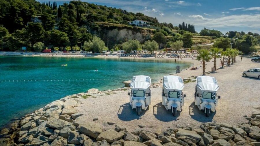 Split: City Highlights Electric Tuk-Tuk Tour - Meeting near the fountain and starting at Bačvice Beach