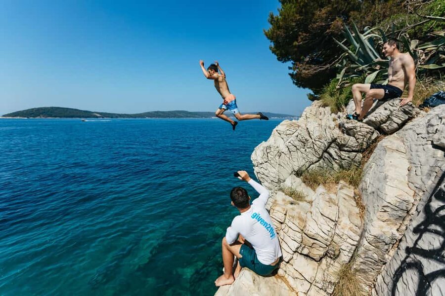 Split: Cliff Jumping & Deep Water Solo Tour - Meeting at Kasjuni Beach