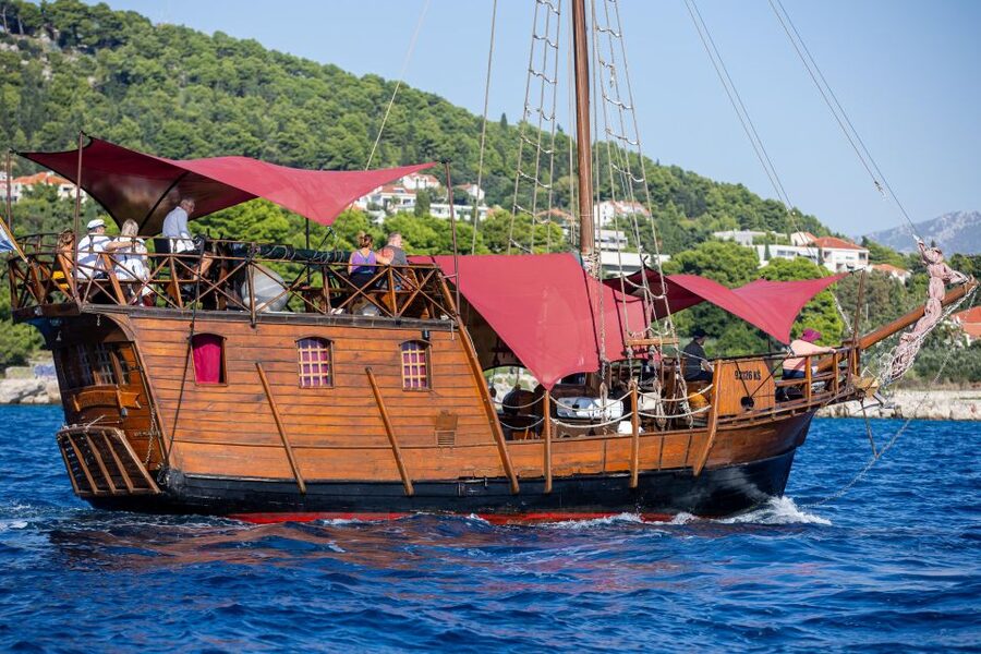 Split: Cruise on Columbo's Pirate Ship "Santa Maria" - Why the Santa Maria cruise works in Split