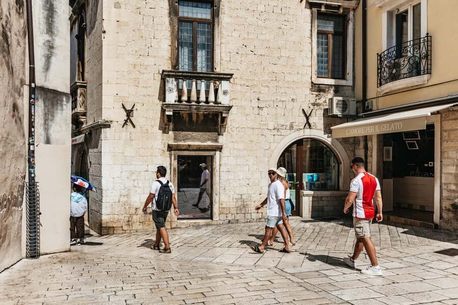 Split: Diocletian Palace & Old Town Guided Walking Tour - Cathedral of St. Domnius and the bell tower question