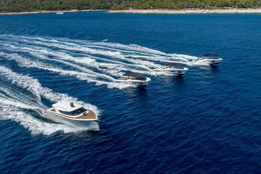 Split: Half-Day Blue Lagoon, Shipwreck, and Trogir Boat Tour - The ride back to Split