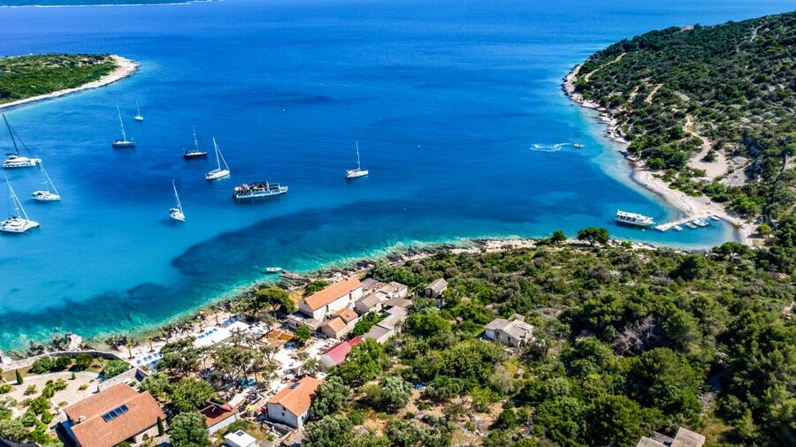 Split: Half-Day Blue Lagoon, Shipwreck, and Trogir Boat Tour - Meeting at Split’s Riva promenade
