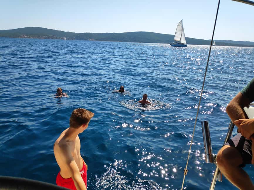 Split: Half Day Sailing Tour with Swim Stop, Snacks and Wine - A Flexible Route Toward Brač