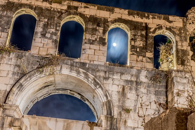 Split highlights – Evening walking tour - Prokurative and the view toward the harbor