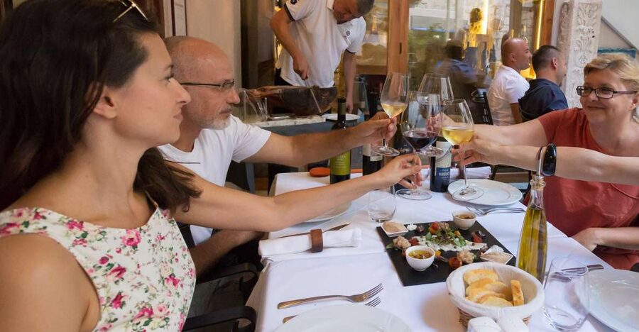 Split: Historical & Gastro Treasures Tour with Green Market - Starting at the Green Market with a Dalmatian brunch