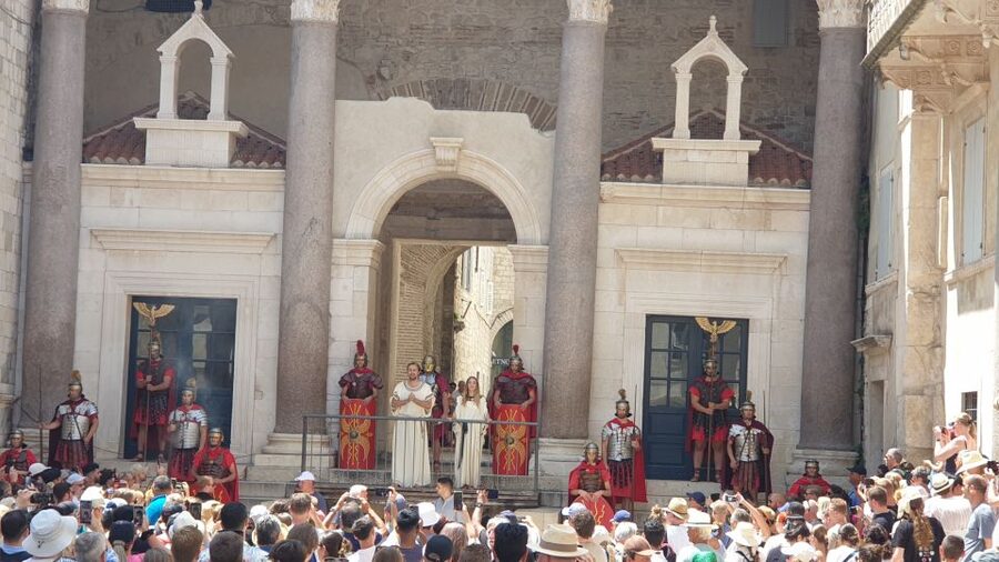 Split: History and Heritage Walking Tour - What the group format means in practice