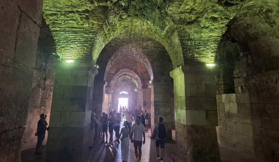 Split: History Walking Tour of the Old Town - Guides, language, and group size