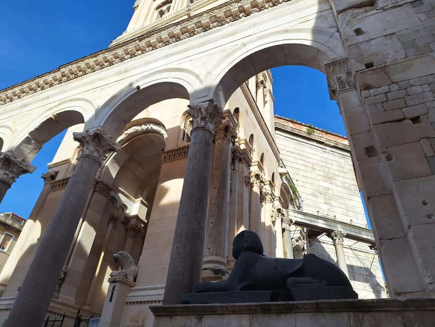 Split: History Walking Tour of the Old Town - People’s Square and Fruit Square: Split after Rome