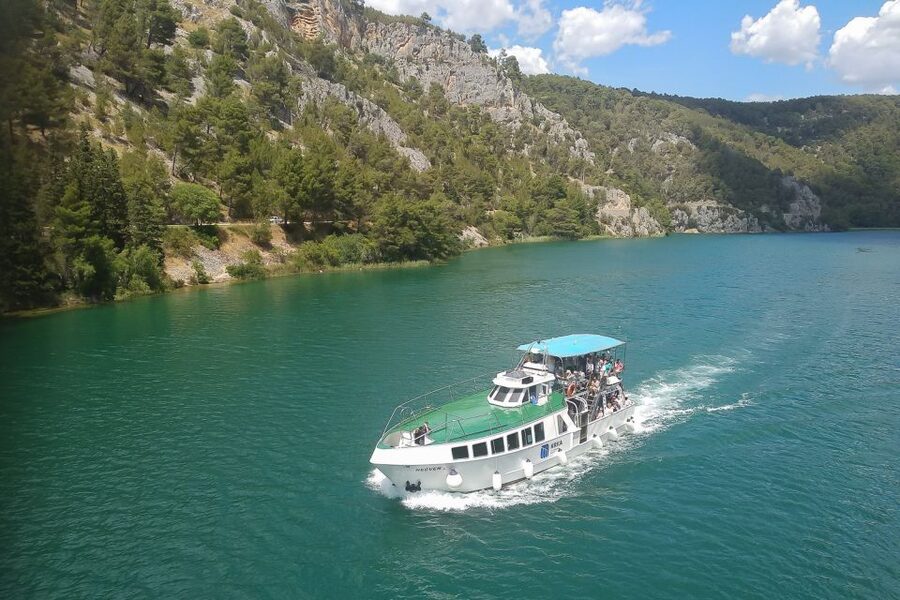 Split: Krka National Park Full-Day Tour with Wine Tasting - Walking the 2 kilometers at Skradinski Buk