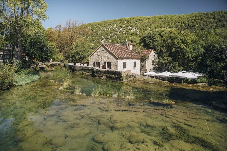 Split: Krka Waterfalls Tour, Boat Cruise, and Swimming - Two relaxed hours in Skradin