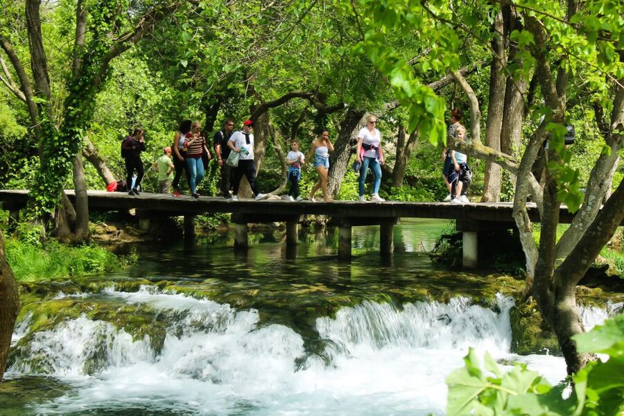 Split: Krka Waterfalls With Boat Cruise, Wine and Olive Oil - The boat from Skradin to the waterfalls
