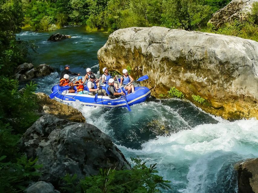 Split/Omiš: Cetina River Rafting with Cliff Jump & Swimming - Getting ready beside the river