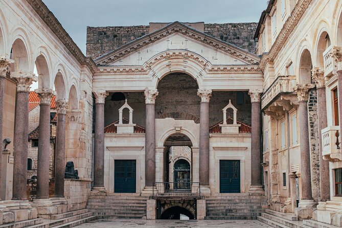 Split Palace & Old Town -Private walking tour- Entrance included - Key points at a glance