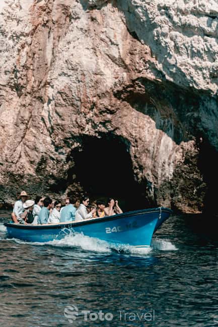 Split/Podstrana: Blue Cave, Hvar & 6 Islands Speedboat Trip - One Hour in Komiža, Vis