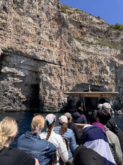 Split/Podstrana: Blue Cave, Hvar & 6 Islands Speedboat Trip - Military Bunkers and Limestone Caves