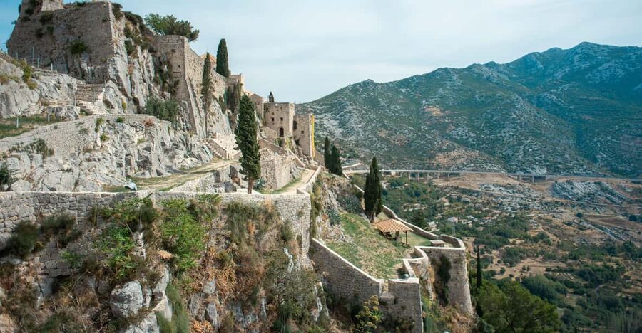 Split: Private tour to Klis Fortress and Vranjača cave - Practical booking advice for a smoother day