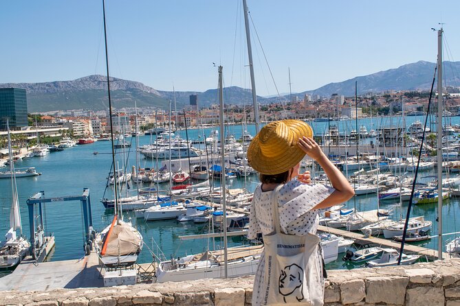 Split Private Tour with Professional Photos - The Vestibule is a quick but useful change of scene