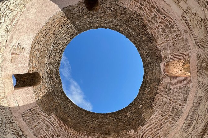 Split Private Walking Tour for Families with kids from 5-17 years - Echoes in the Vestibule and the Temple of Jupiter