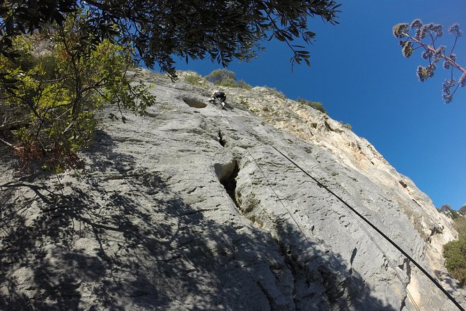 Split Rock Climbing Tour - The approach to the limestone cliffs
