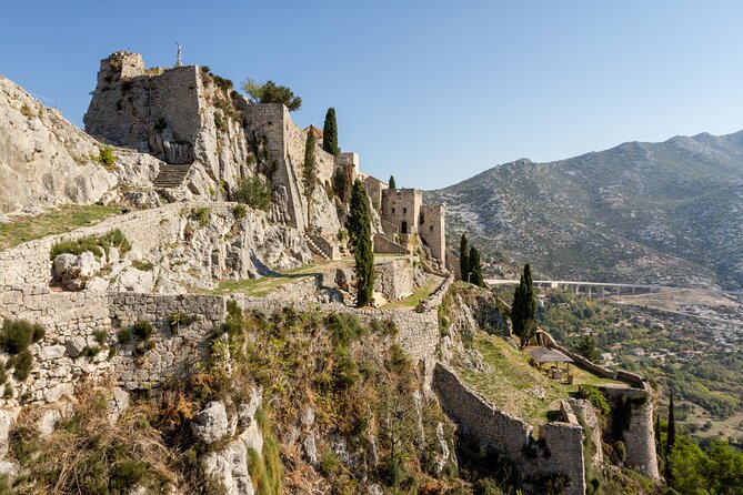 Split to Zagreb via Plitvice Lakes (3 hours stop is included) - Private service, changing drivers, and arrival in Zagreb