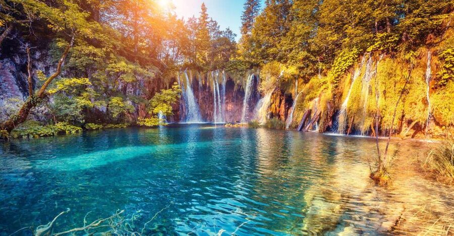 Split: Transfer to Zagreb with Plitvice Lakes Entry Tickets - The Café Break and the Pace of the Day