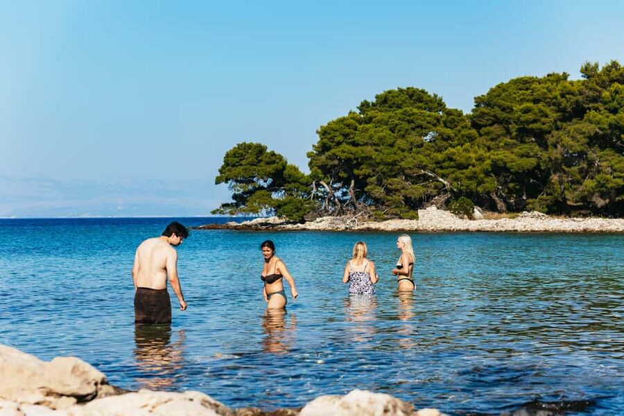 Split/Trogir: Blue lagoon and 3 islands speedboat tour - Maslinica: a slower final stop on Solta