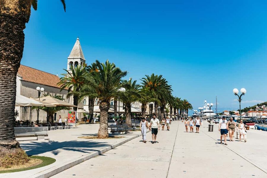 Split/Trogir: Blue lagoon and 3 islands speedboat tour - The speedboat ride is part of the attraction