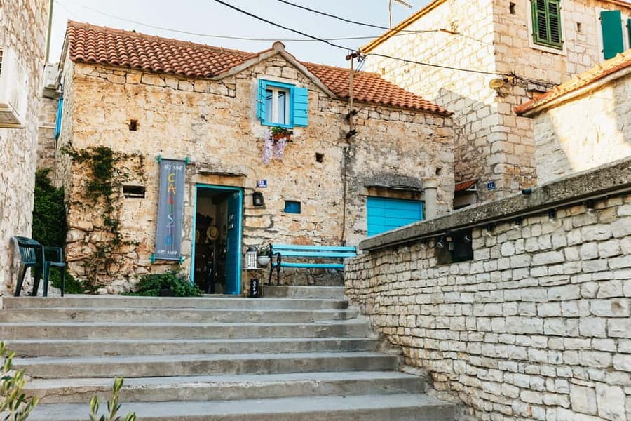 Split/Trogir: Blue lagoon and 3 islands speedboat tour - Packing advice for a more comfortable day