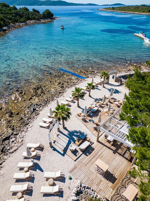 Split/Trogir: Half-Day(5 hours) 3-Island Speedboat Adventure - Maslinica on Šolta, a proper village pause
