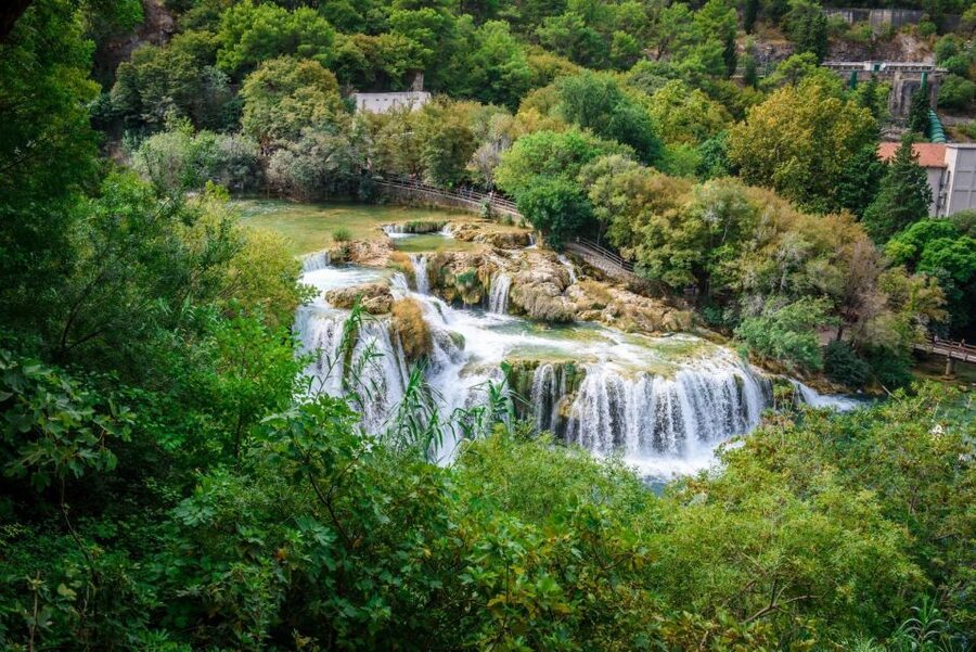 Split/Trogir: Krka National Park Day Trip with Wine Tasting - Heat, walking, and timing