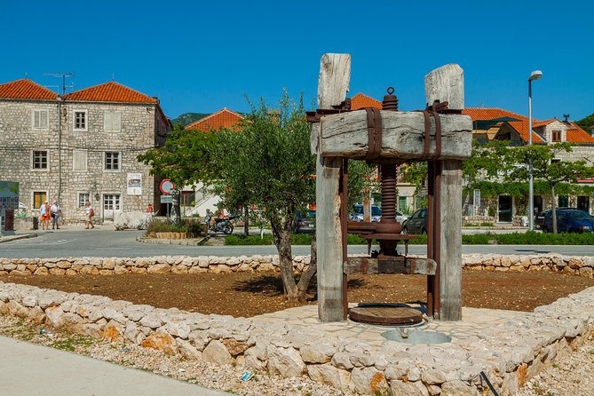 Ston Oysters & Wine Tasting Tour from Dubrovnik - Trsteno Arboretum and its screen-famous corners