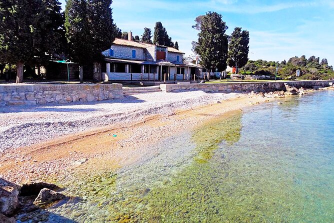 Stop on Island & National Park Day Cruise with Lunch Drinks - What the $66.23 price buys you