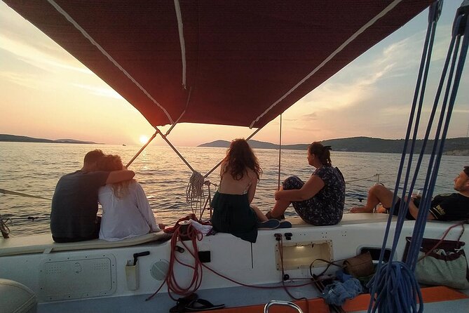 Sunset Sailing Tour on the Pakleni islands - Swimming, Snorkeling, and the SUP Board