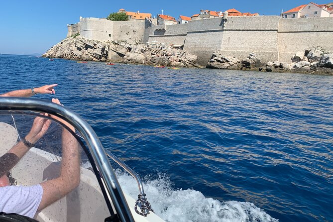 Sunset Tour–A Sunset That Isn’t Stuck in Front of the Old Town - What the guides add to the experience