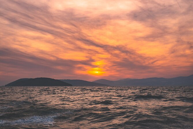 Sunset Tour from Split with Wine Included - What the small boat means for comfort