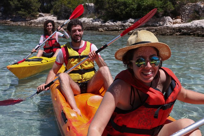 Supetar-Postira kayaking - The protected bay and the story of Splitska