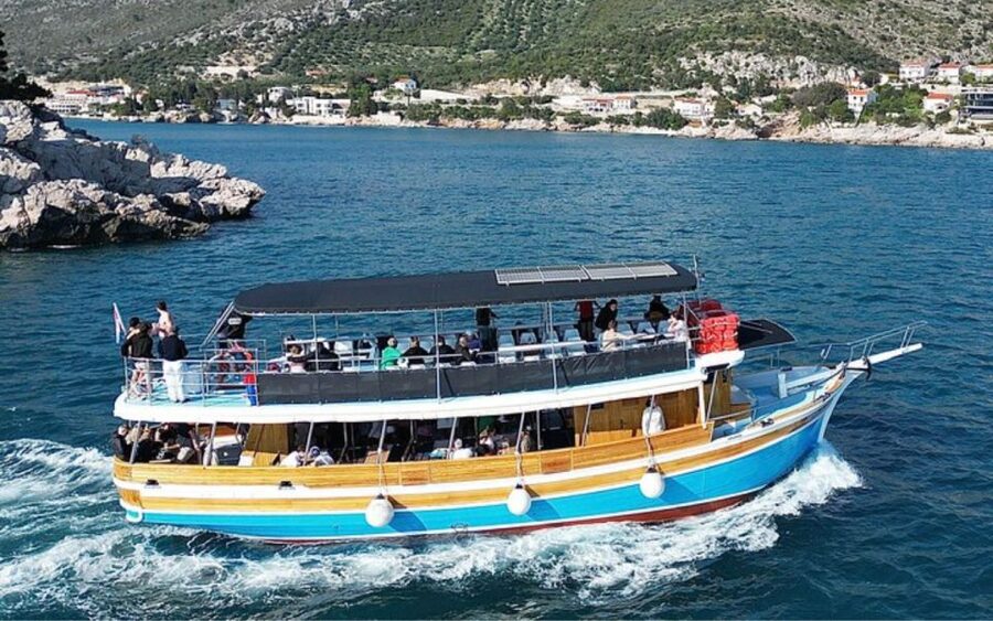 Three Island Boat Tour With Lunch - Kolocep closes the island circuit