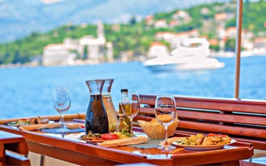 Three Island Boat Tour With Lunch - Lunch is simple, generous, and part of the value