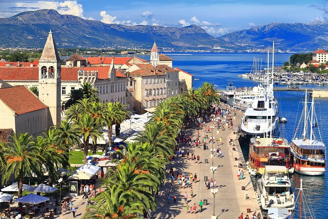 Trogir walking tour with a local guide - Radovan’s Portal and the Cathedral of St. Lawrence