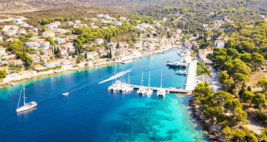 Trogir: White Lagoon, Maslinica & Blue Lagoon Speedboat Tour - Krknjaši Blue Lagoon and the final swim