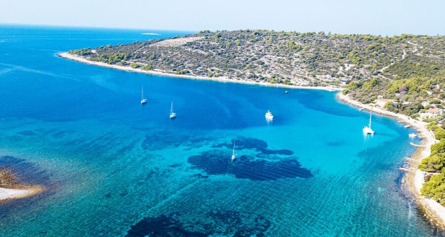 Trogir: White Lagoon, Maslinica & Blue Lagoon Speedboat Tour - What to pack for this particular route