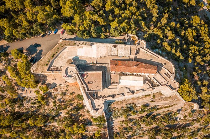 Unique Blue Cave and 5 islands tour from Trogir and Split - Quick photos around Vis