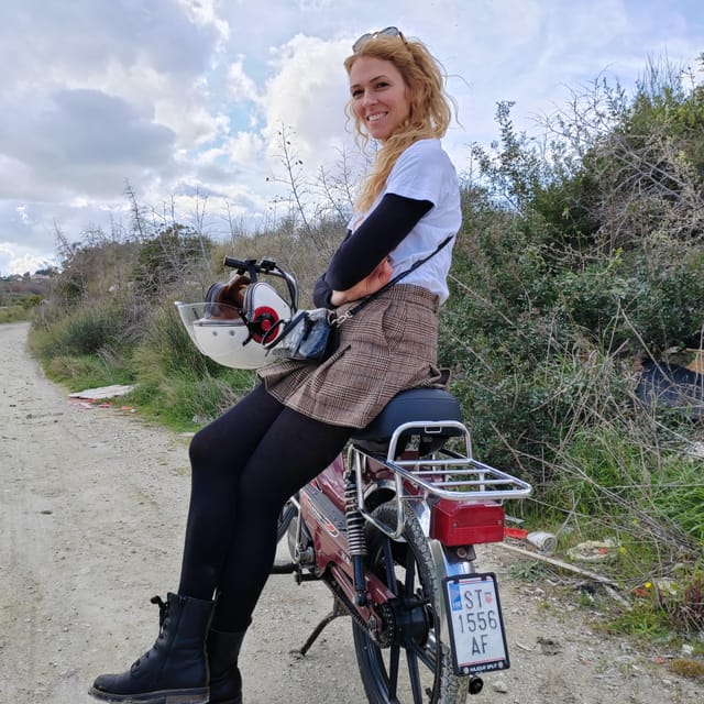 Unique vintage Tomos moped tour Split - Back to the '80s - Viewpoints, beaches, and the western coast