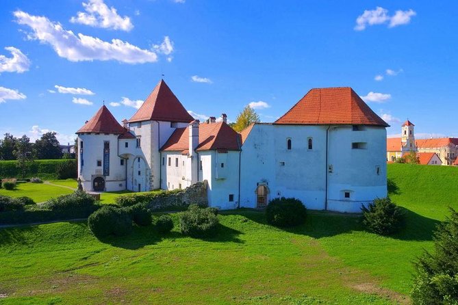 VarazdinTown & Trakoscan Castle, Small Guided Group from Zagreb - Walking Varazdin’s Baroque streets