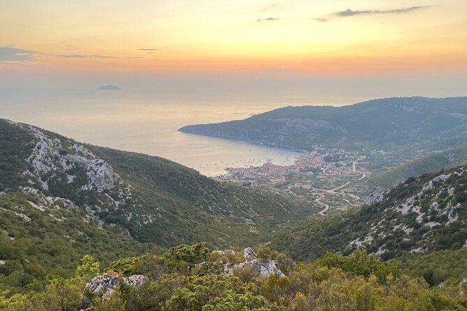 Vis Military Tour - Mount Hum finishes with Vis spread below you