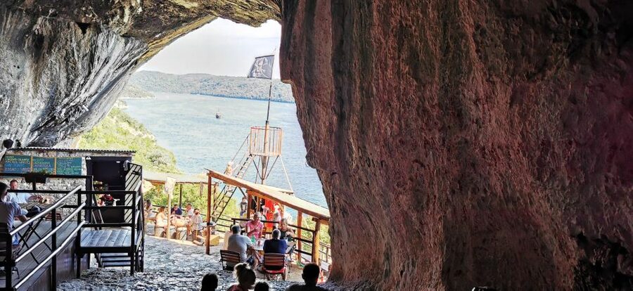 Vrsar: Lim Fjord Boat Tour with Swimming near Pirate's Cave - The return ride and the chance of dolphins