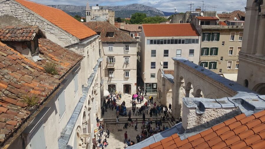 Walking Tour Split - Cathedral of St. Duje and the Golden Gate