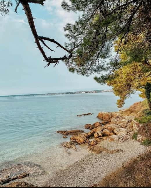 Zadar: 3 Islands SpeedBoat Tour with Snorkeling and Drinks - Ošljak, a tiny island with old Dalmatian character