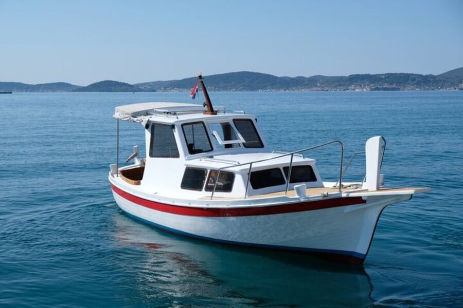 Zadar Boat Tour to the Nearby Islands - What the guides add to the experience